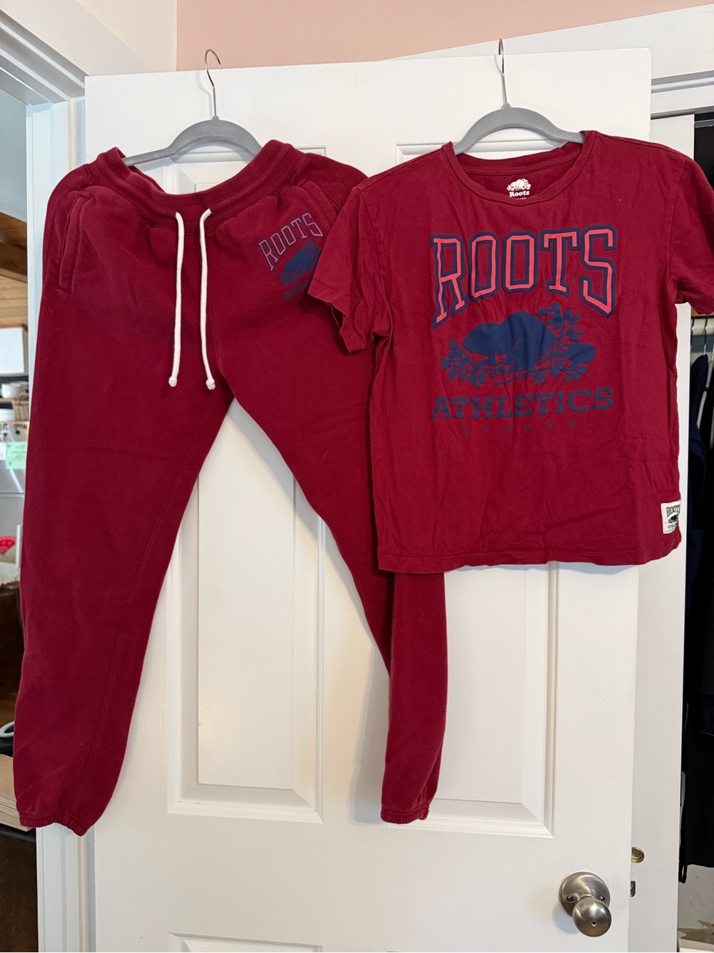 Roots classic vintage style crop tee and matching sweats